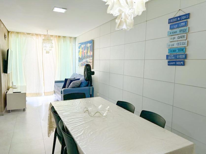 Casa De Temporada, Em